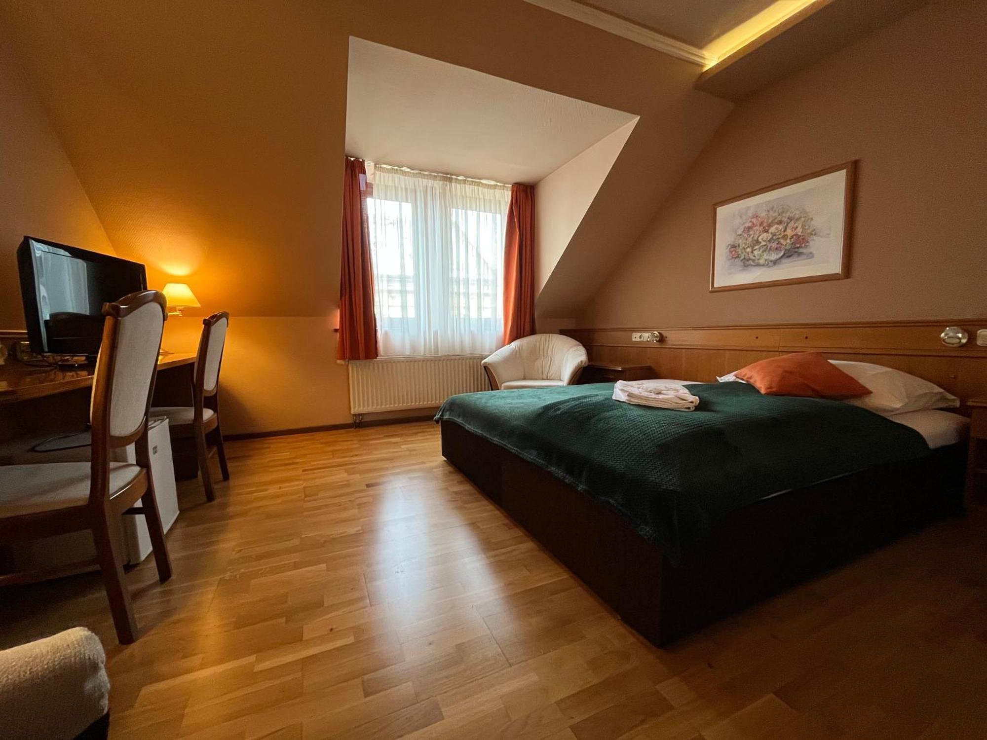 Wagner Vendegudvar Panzio Szombathely Extérieur photo