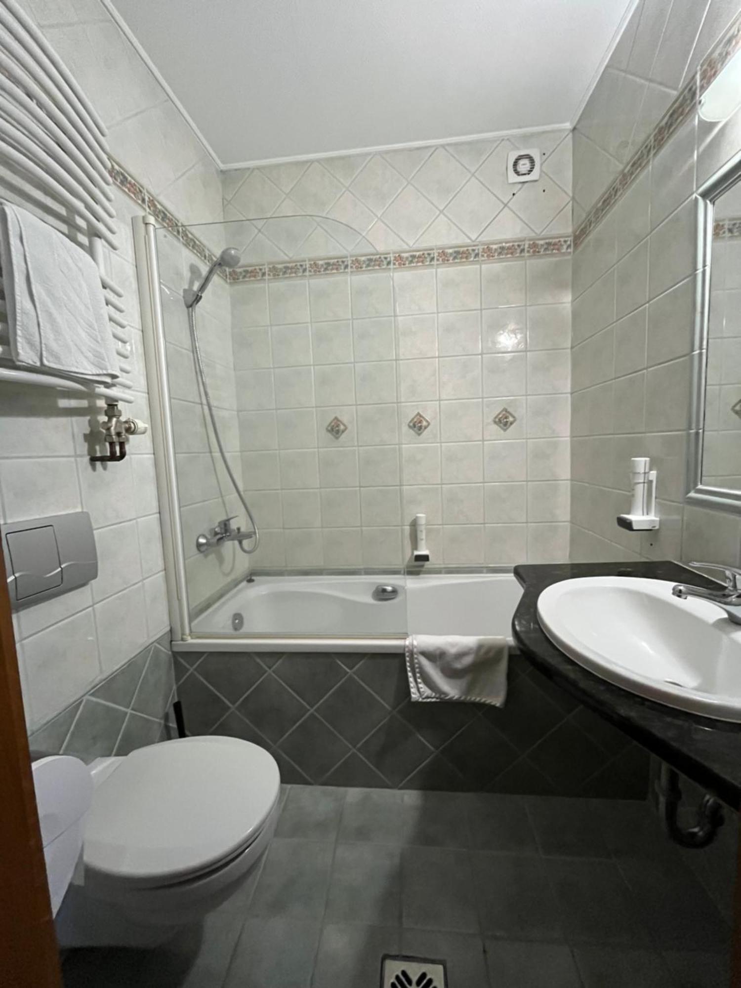 Wagner Vendegudvar Panzio Szombathely Extérieur photo