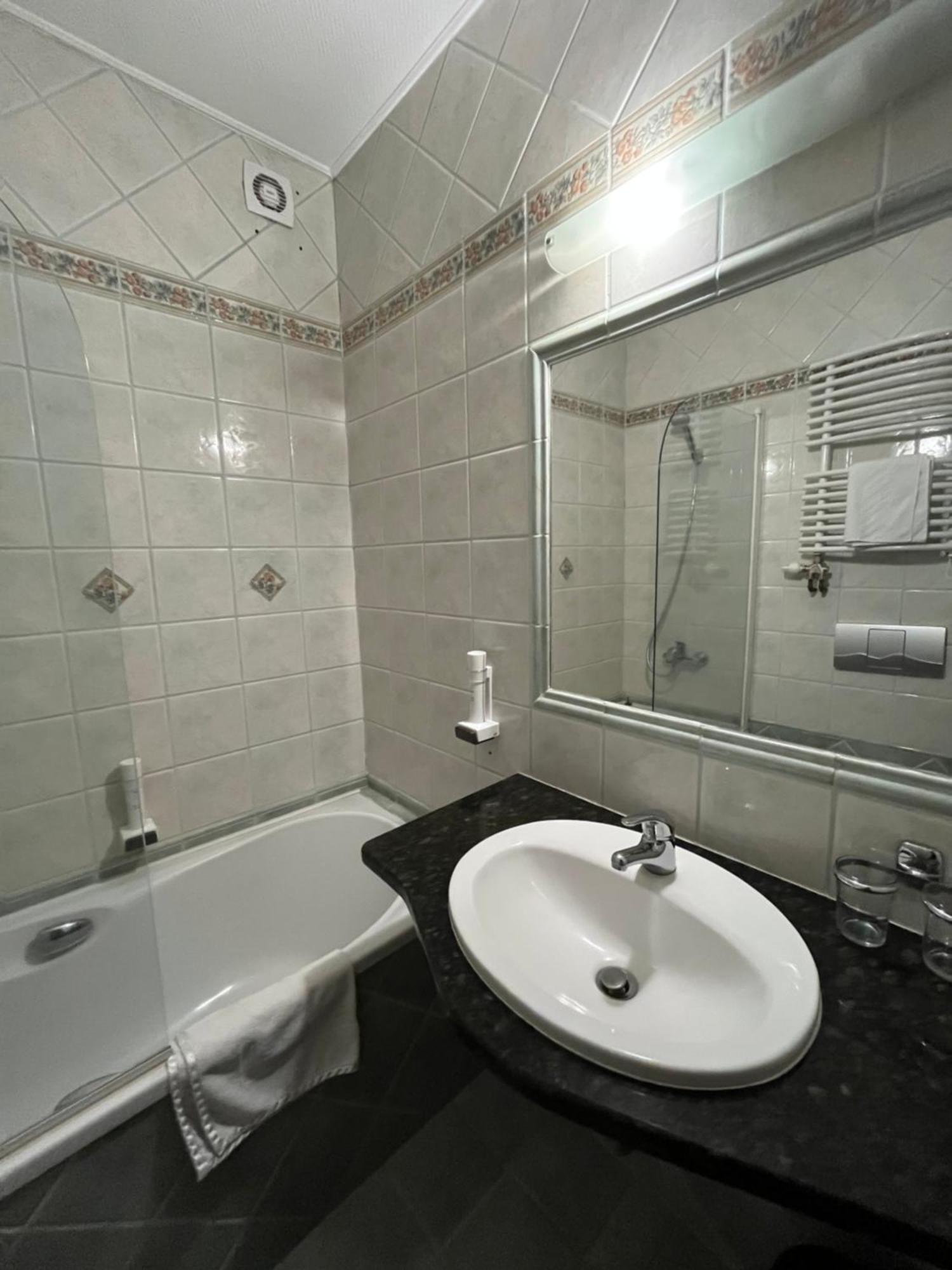 Wagner Vendegudvar Panzio Szombathely Extérieur photo