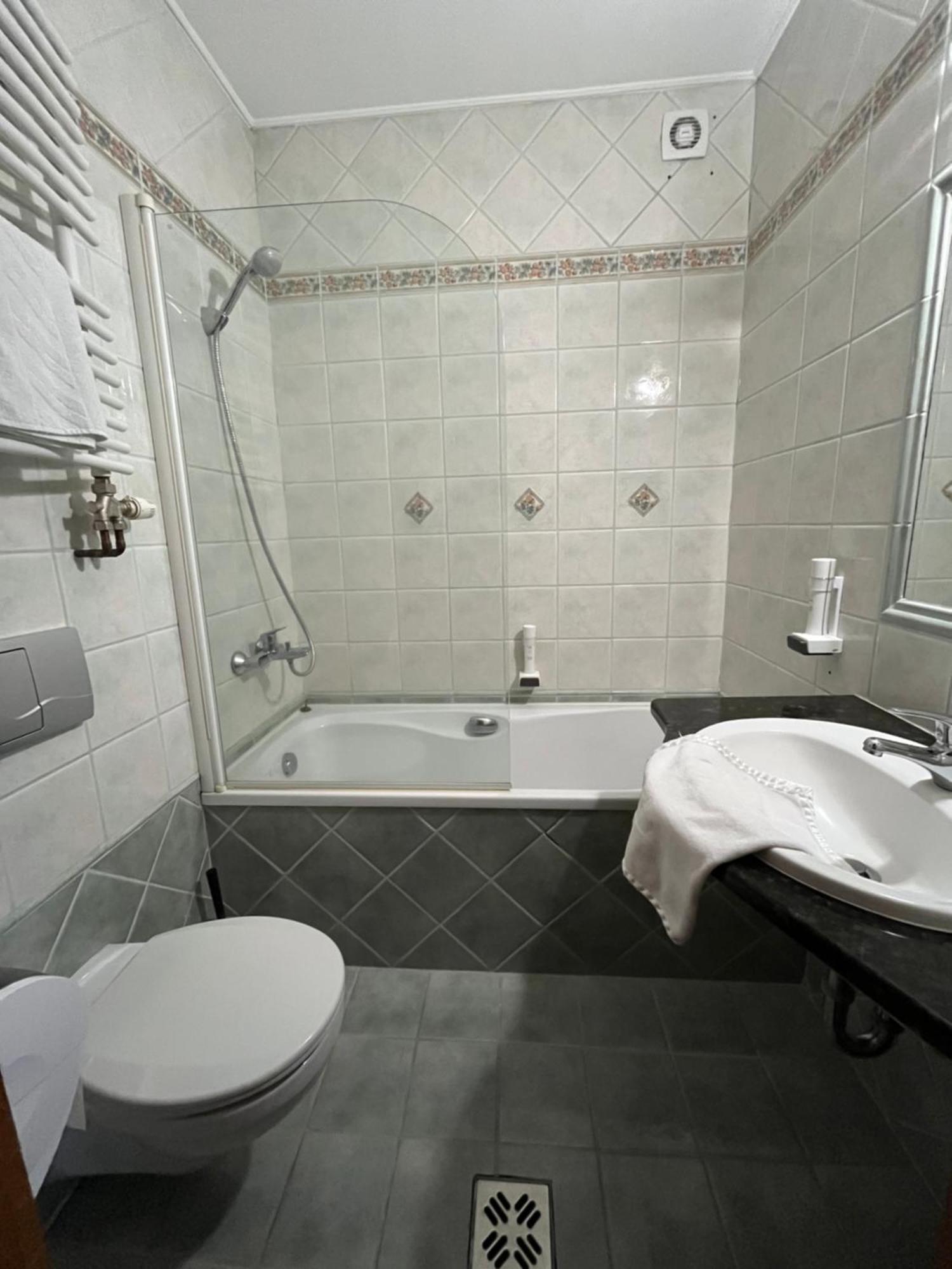 Wagner Vendegudvar Panzio Szombathely Extérieur photo